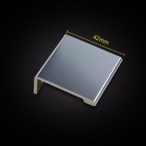 Polished Chrome Aluminum Lip Pull Handle for Cabinet - Image 2